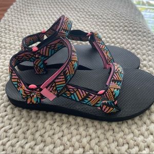 Brand New! Retro Tevas